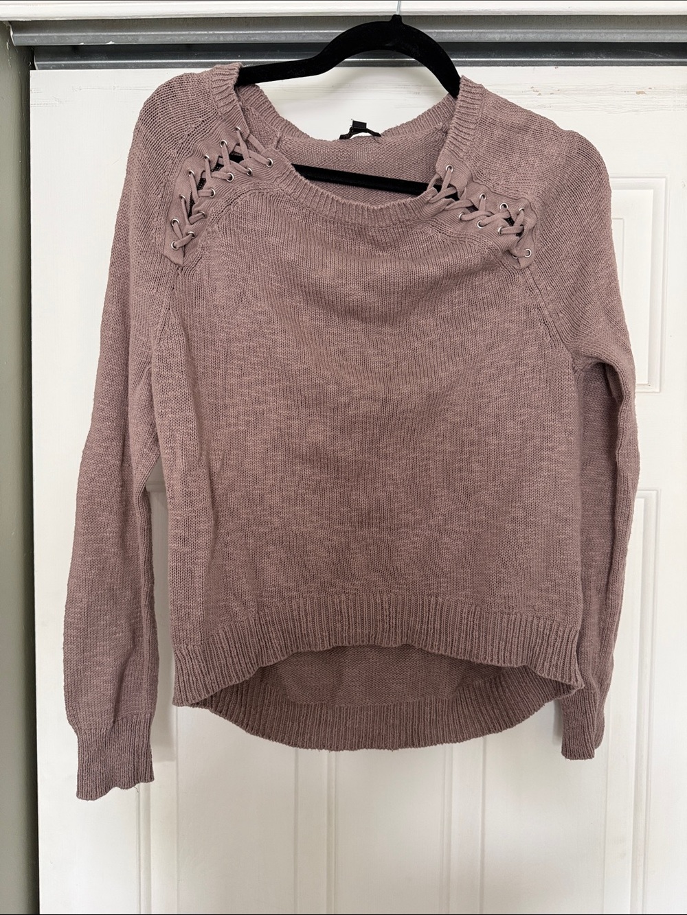 Express Lace-Up Shoulder Crewneck Sweater - Mauve Pink